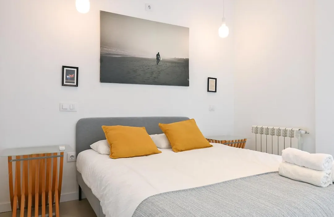 For You Rentals Encantador apartamento TEMPORAL de un dormitorio con patio en Vallecas FIG57B-1