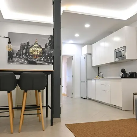 For You Rentals Encantador apartamento TEMPORAL de un dormitorio con patio en Vallecas FIG57B-2